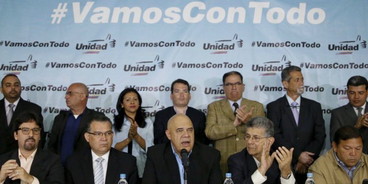 La MUD quiere imponer plazos al diálogo