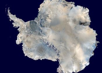 mapa-de-la-Antártida-satelital