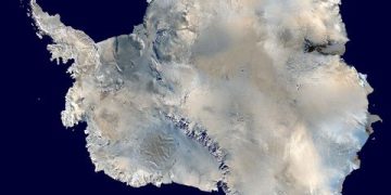 mapa-de-la-Antártida-satelital