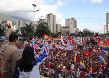 ¡PUEBLO A LA CALLE! “CLAP son el milagro de la Revolución”