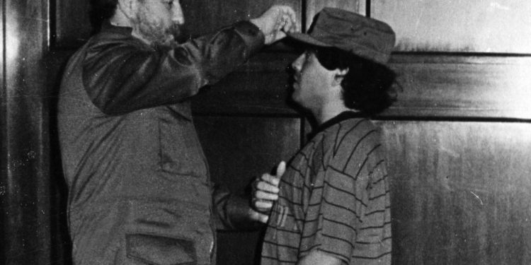 ¡MARADONA A FIDEL! Murió mi amigo, mi confidente