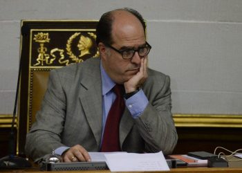 ¡VESTIDO Y ALBOROTADO! Así quedó Borges después de la sentencia del TSJ