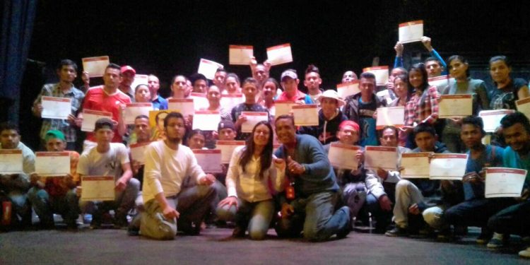 ¡JUVENTUD PRODUCTIVA! Brigadistas Robert Serra impulsan producción de alimentos