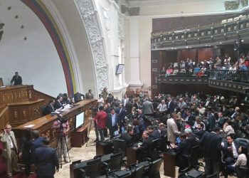 ¿Abandono del cargo o escalada insurreccional?