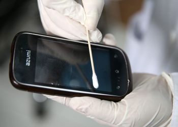 Sepa cómo evitar enfermarse a través del celular (+Limpieza)