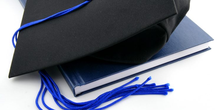 ¡Tremenda oportunidad! Aquí te decimos cómo graduarte de bachiller