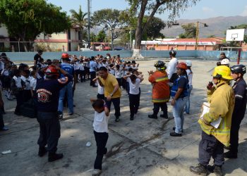 ¡PONGA CUIDADO! Venezuela presente en el Ejercicio Internacional del simulacro de tsunami “Caribe Wave 2017” 3 ¡PONGA CUIDADO! Venezuela presente en el Ejercicio Internacional del simulacro de tsunami “Caribe Wave 2017”