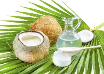 ¡TOMA NOTA! El aceite de coco sirve para limpiar los dientes
