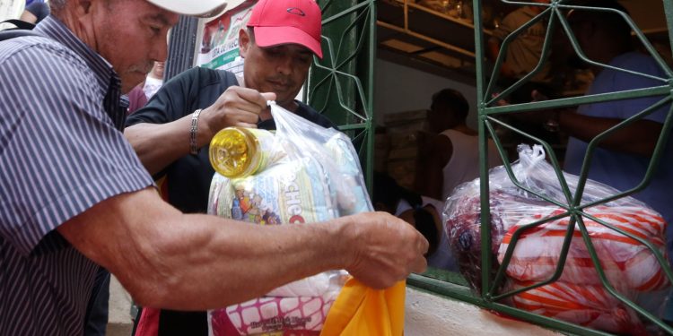 ¡IMPELABLE! Esto es lo que trae la Bolsa del CLAP y su verdadero precio