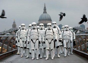 Eduardo Pérez Viloria: Stormtroopers (tropas asesinas)