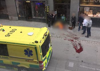 ¡Siguen los Ataque Terroristas en Europa! Camión arrolla multitud en Estocolmo (+video)