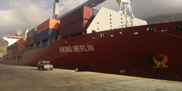 Más de 10 mil toneladas de alimentos desembarcaron en el puerto de La Guaira para ser distribuidos por los CLAP