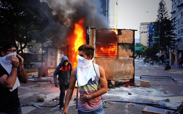 !Terrorismo! Actos vandálicos acaban con instalaciones del Metro de Caracas