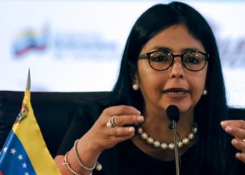 Delcy Rodríguez: Saquen sus narices de Venezuela
