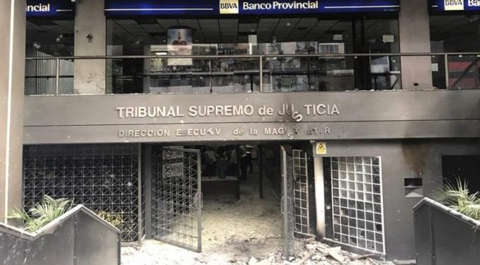 ¡Les llegó el SEBIN! Conoce los nombres de quienes participaron en la quema de la DEM en Chacao (+Lista)