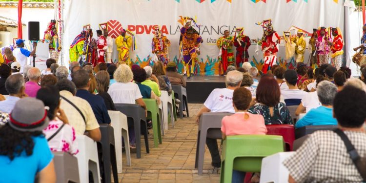 Diablos Danzantes desbordaron baile, cultura y religión en PDVSA La Estancia