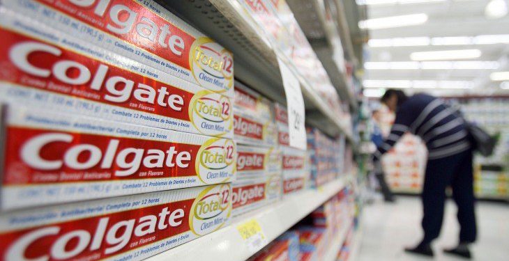 Gobierno asume empleados de empresas paralizadas