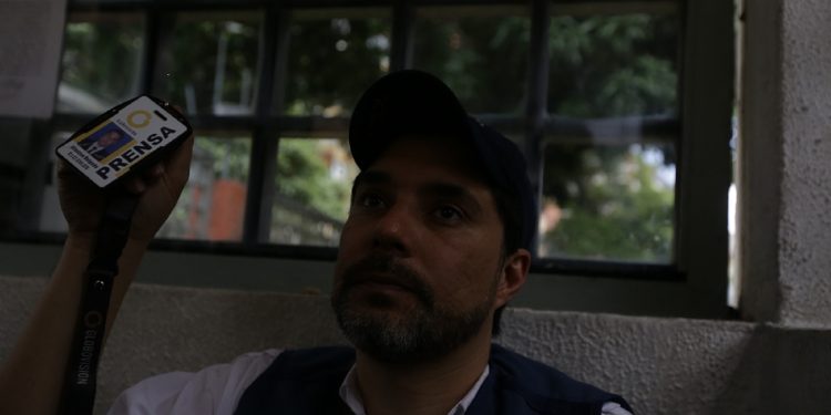 ¡Casi lo Queman! Periodista de Globovisión salvado por GNB y personal de VTV