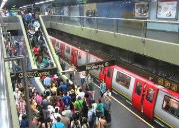 ¡Caos! Explosiones en el Metro de Caracas (+Tuits) 2 ¡Caos! Explosiones en el Metro de Caracas (+Tuits)