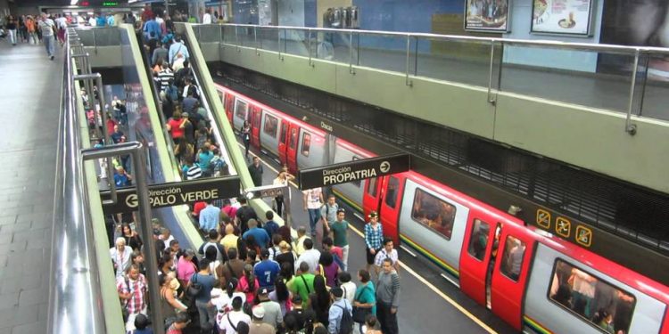 ¡Caos! Explosiones en el Metro de Caracas (+Tuits)