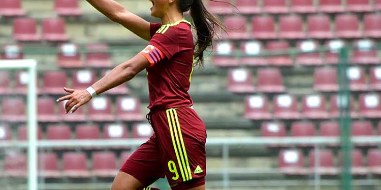 ¡SUMANDO LOGROS! Deyna entre las 3 Mejores del Mundo