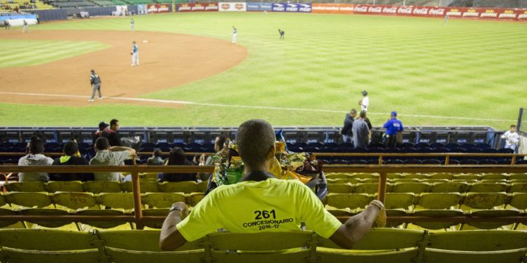 ¡Responden a Polémica! Leones del Caracas lanza anuncios sobre la temporada 17-18 (+Mucha Plata)