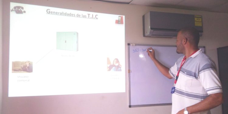 Formación para las comunidades: Plan Empoder@tez de Cantv (+Fortaleciendo el Poder Popular)