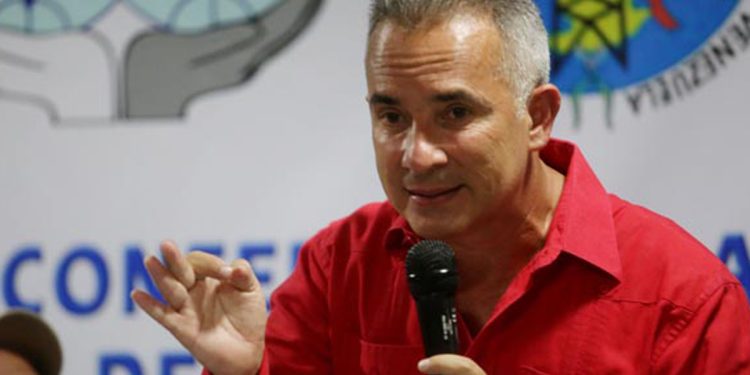 Freddy Bernal llama «mascotas políticas» a Santos, Temer y Kuczynski