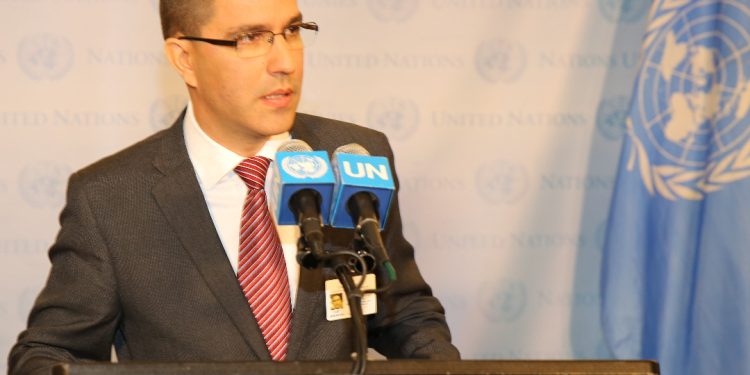 Arreaza: No aceptamos amenazas del presidente Trump, queremos relaciones de respeto mutuo (+ONU)