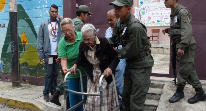 Adultos mayores y mujeres resaltan en centros electorales de Falcón 1 Adultos mayores y mujeres resaltan en centros electorales de Falcón