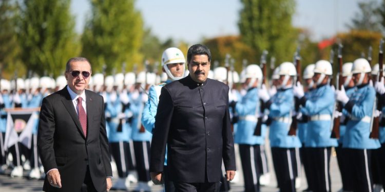 Nicolás Maduro: Venezuela no está sola