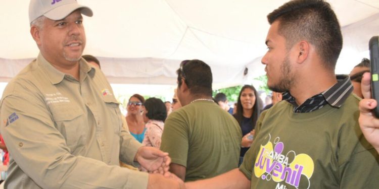 Víctor Cano: Movilización del pueblo en elecciones de hoy muestra confianza en el CNE