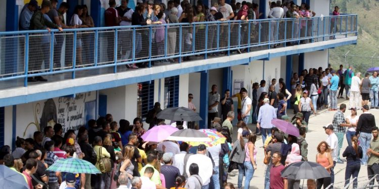 ¡Histórico! 61,14% de la población venezolana protagonizó el ejercicio democrático y pacífico del 15 de octubre (+Fotos)
