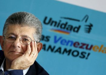 La derecha se divide, insultan y se mandan maldiciones chamánicas