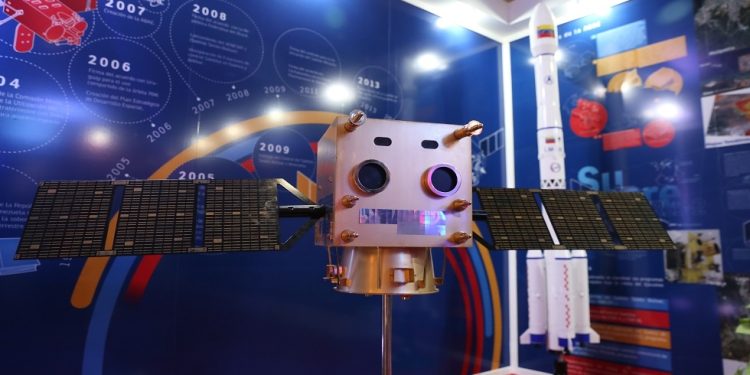 Satélite Sucre se lanzará al espacio durante la medianoche de este domingo