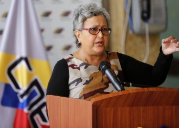 Presidenta del CNE no se deja intimidar por nadie