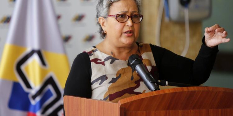 Presidenta del CNE no se deja intimidar por nadie