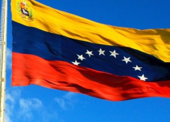 ¿Invento de Chávez? Aquí se explica la razón de la 8va estrella