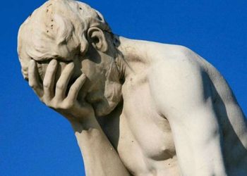 Huye Fredy Guevara a la embajada de Chile