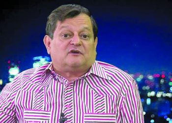 Cuatro Temas: Cuatro pedazos de oposición