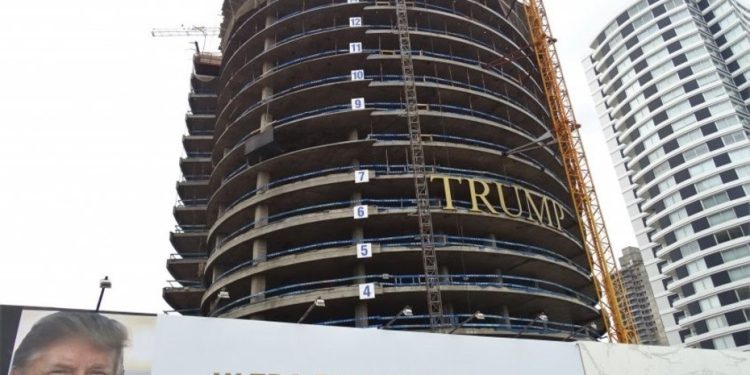 ¿Lavado de dinero en propiedades de Trump? ¿Quién lo sanciona?