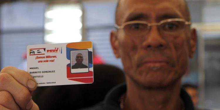 Compatriota, saca tu carnet del PSUV