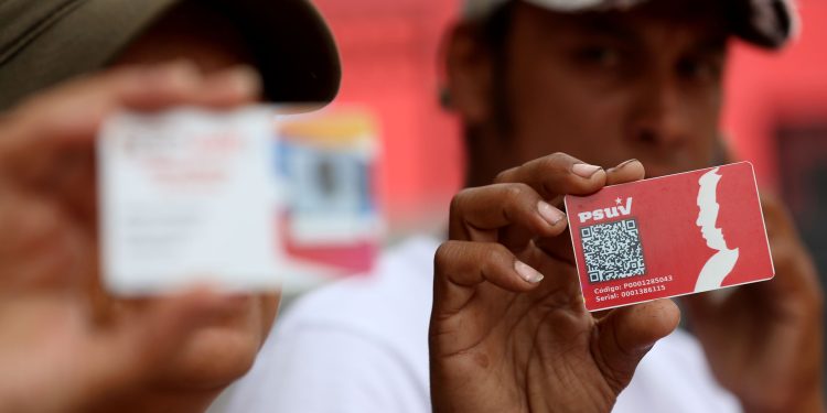 Hacia los 10 millones de votos con el carnet del PSUV