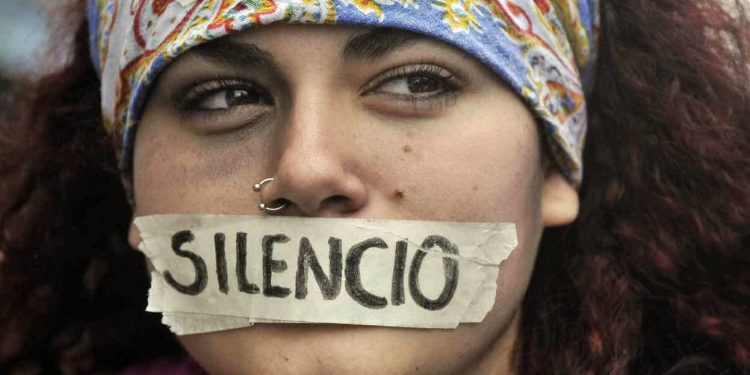 ¿Sabías que la ONU investiga a España por negar la legalización a 200 medios de comunicación?
