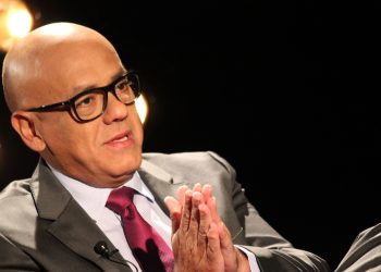 Jorge Rodríguez al diario El País: Hay una intención de voto que supera el 70%