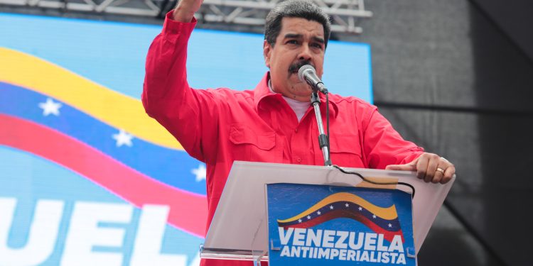 Maduro condenó bombardeo a Siria: ¡No a los misiles, la muerte y la guerra!