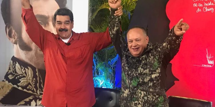 200 noches Con el Mazo Dando