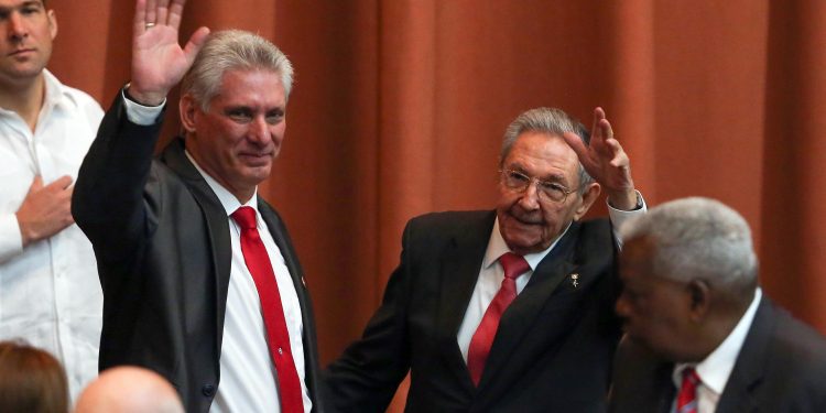 Nuevo presidente en Cuba:  Todo el poder cabe en un grano de maíz