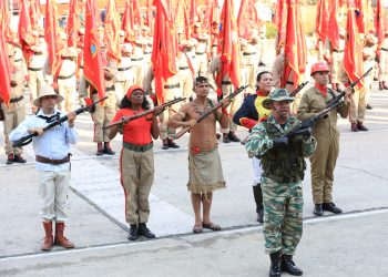 Pueblo y milicia juntos en defensa de la Patria