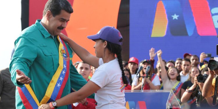 De cambios al vacío y la apuesta al futuro con Nicolás Maduro